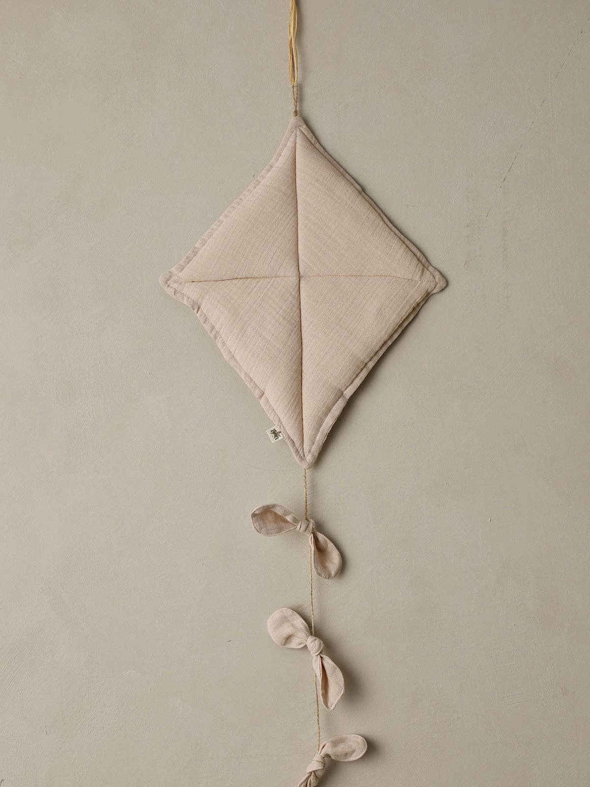 Wall Kite - Caramel