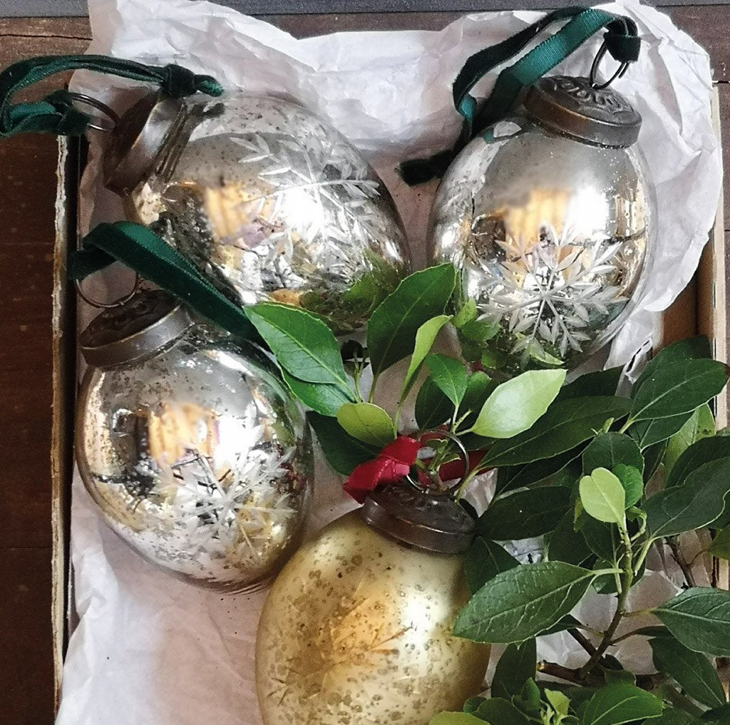 Etched Egg Tree Ornament - Antique Silver