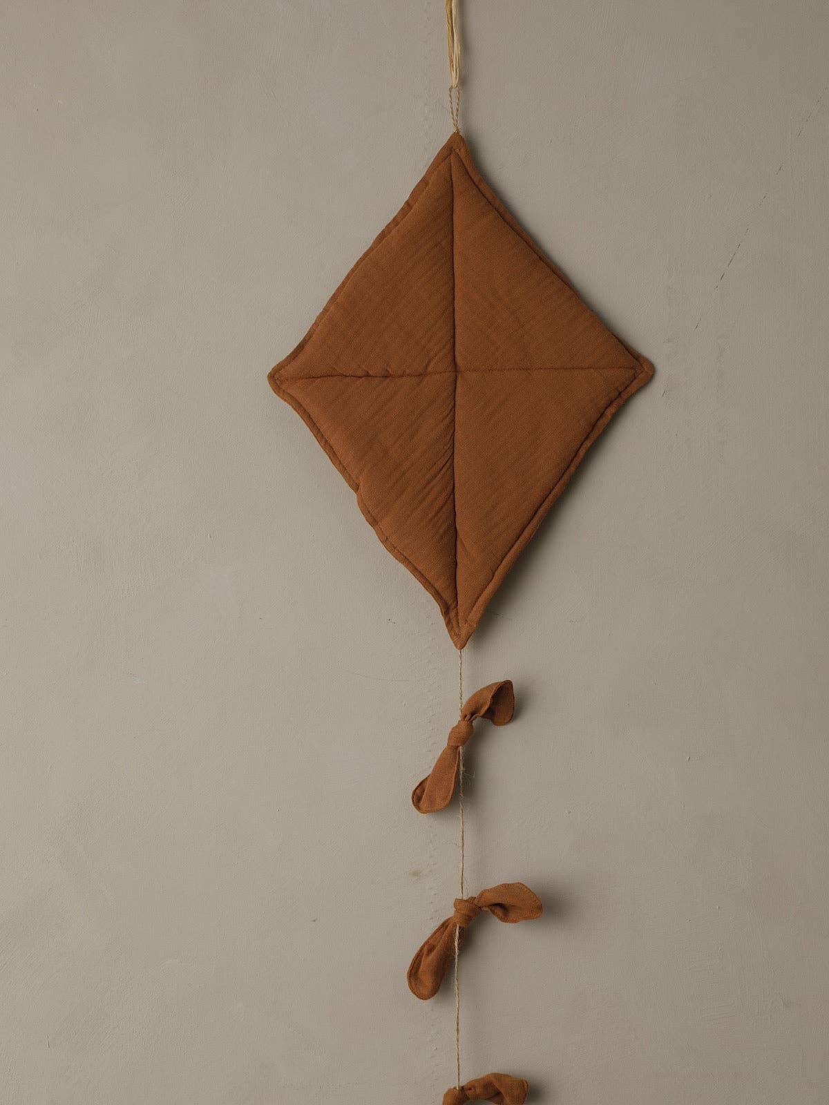 Wall Kite - Caramel