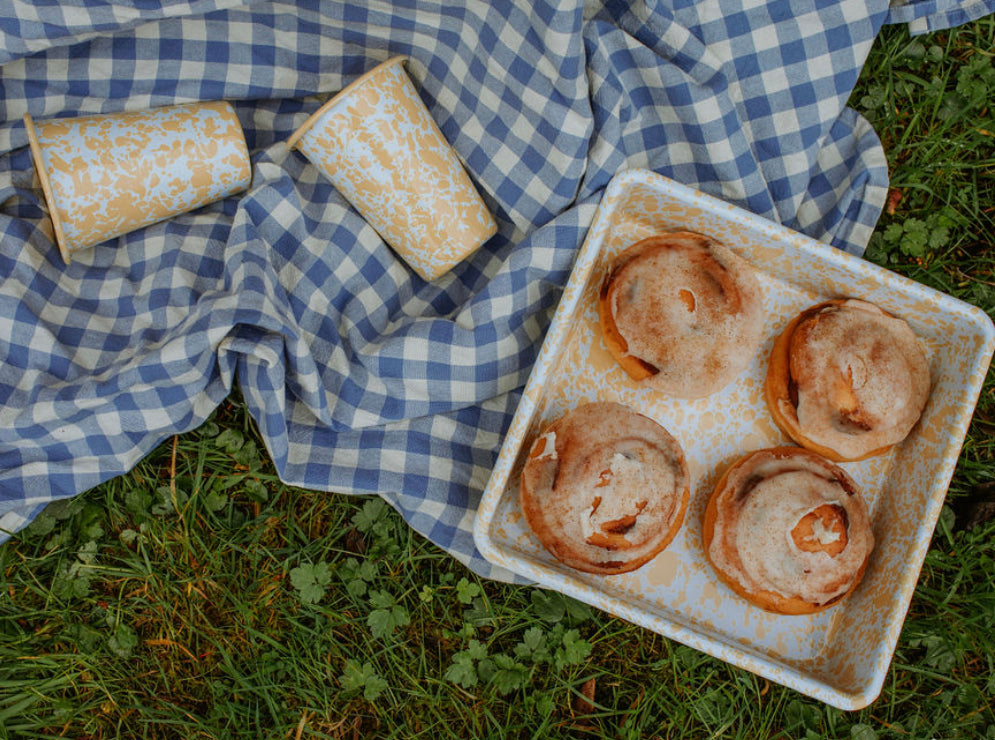 Splatter Enamelware Square Brownie Pan - Buttercup