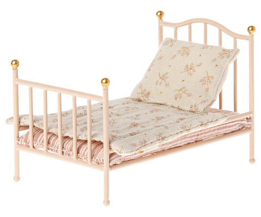 Vintage Bed, Mouse- Rose